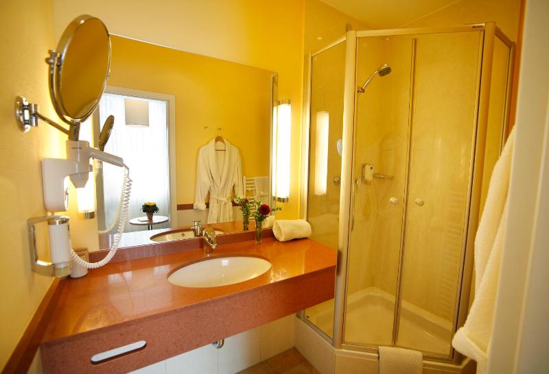 Standard Double Room image 1