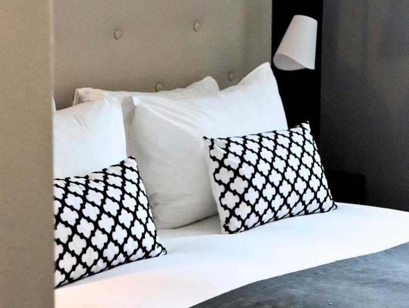 Premium King Room image 1