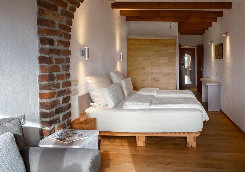 Superior Double Room image 3