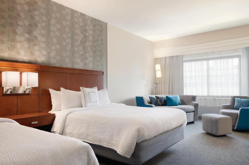 Large Queen Room with Two Queen Beds and Sofa Bed image 3