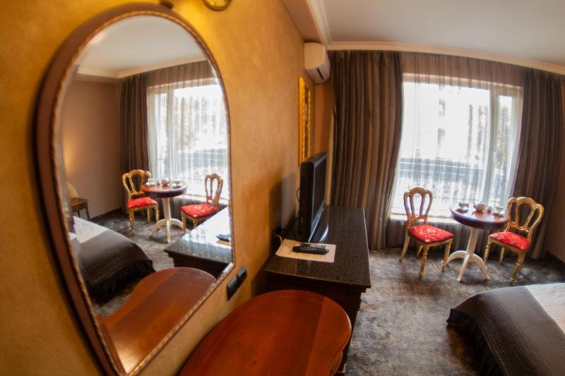Standard Double Room image 2