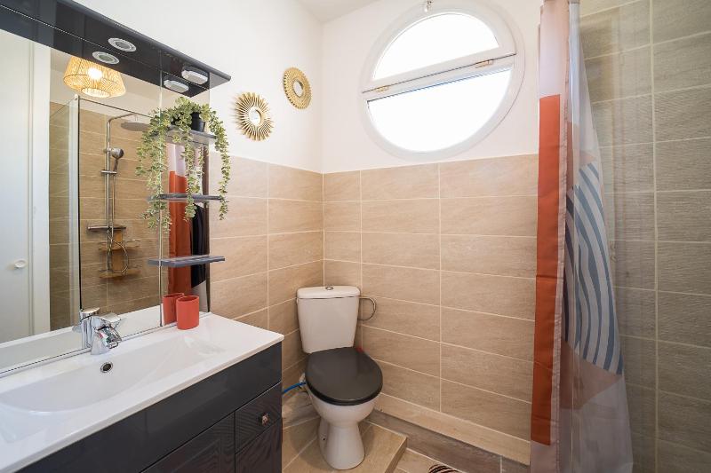 Le Cosy Perpignan Centre fully air conditioned apartment  2 rooms 2 bathrooms free WIFI free parking lift central - image 19