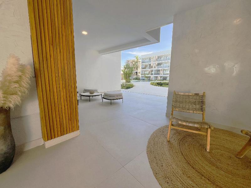 New condo with direct access to the pool - image 4