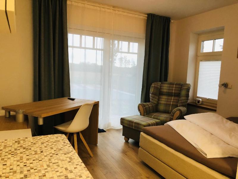 Single Room with Shower image 1