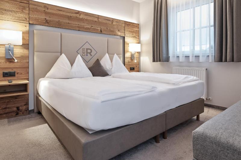 Double Room image 1