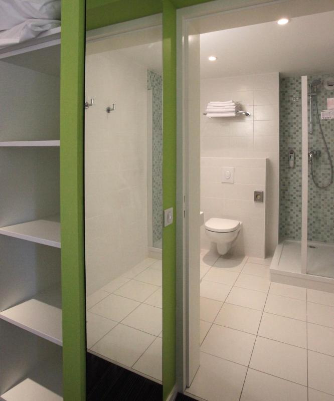 Standard Twin Room image 2