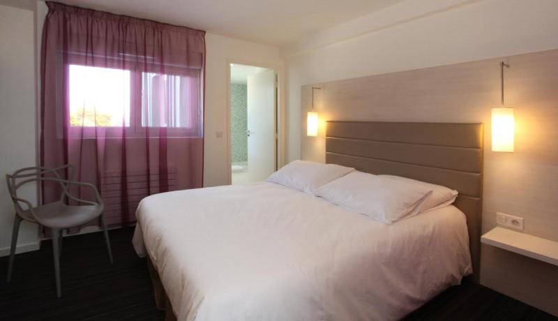 Standard Double Room image 3