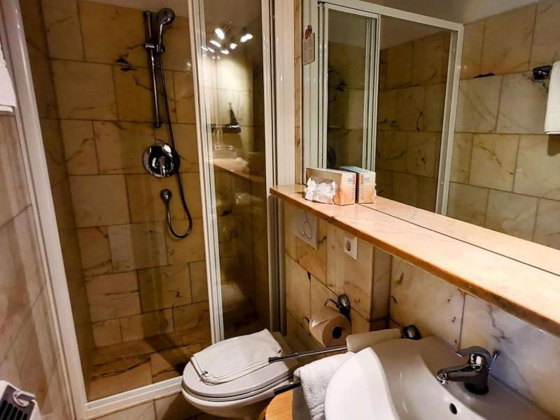 Double Room with Lake View image 2