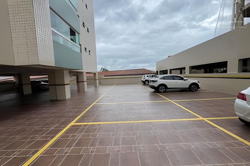 Apartamento Varanda e Churrasqueira Pé na Areia PG - image 13