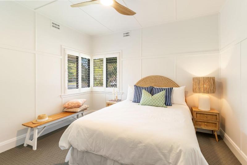 Rosie'S Cottage - Pet-Friendly Coastal Retreat in the Heart of Yamba- Holiday Yamba - image 6