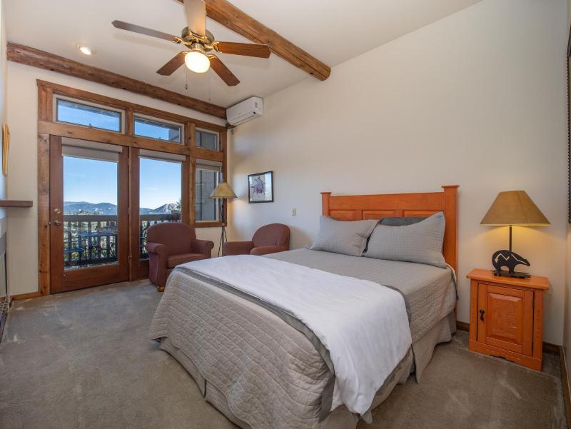 Queen Suite image 1