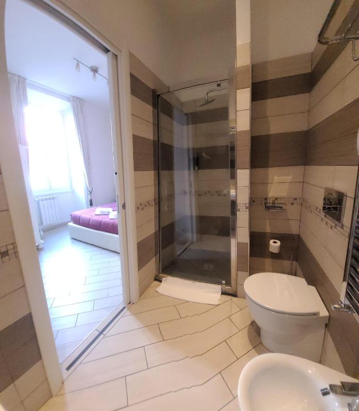 Double Room with Private Bathroom image 2