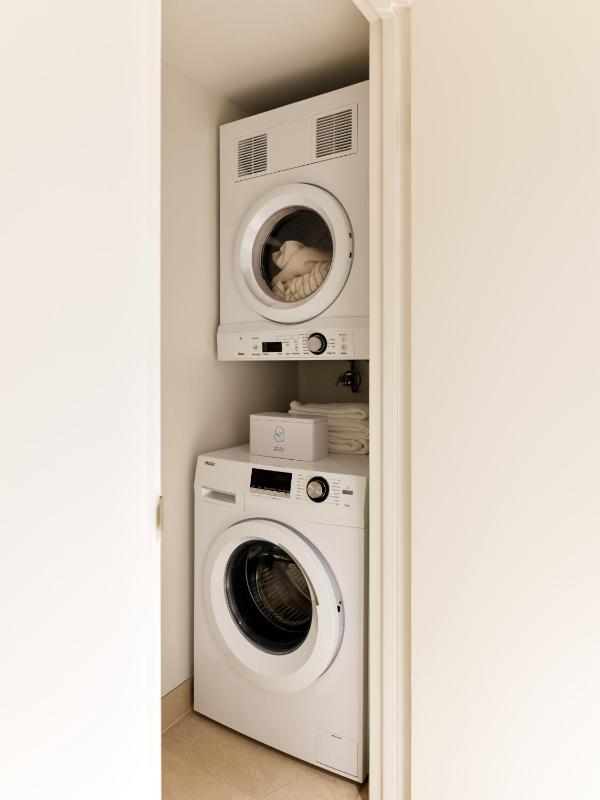 One-Bedroom Apartment image 4