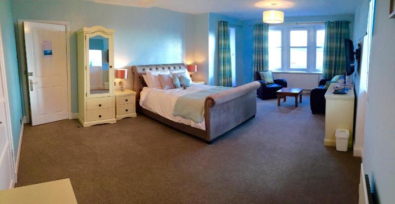 Suite with Sea View image 4
