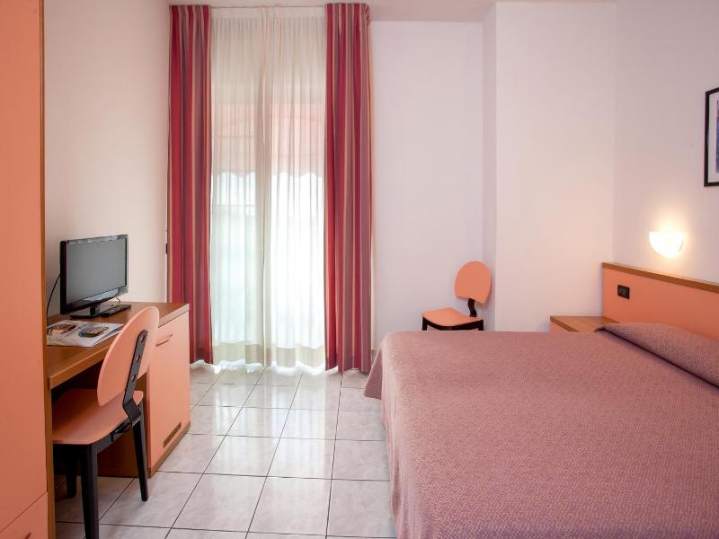 Single Room image 3