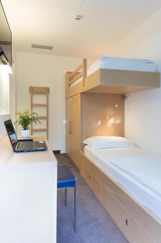 Premier Suite with Beach Access image 3