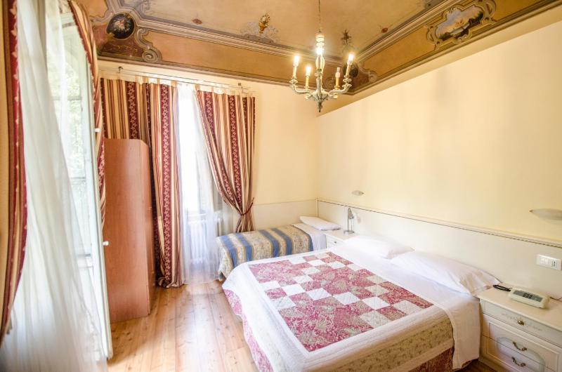Triple Room image 4