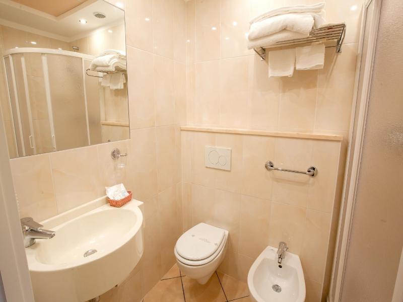 One-Bedroom Apartment image 3