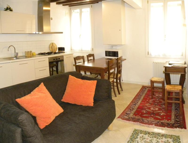 One-Bedroom Apartment with Canal View  image 2