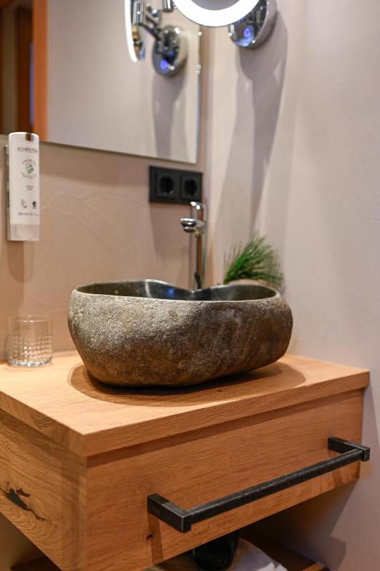 One-Bedroom Apartment image 4