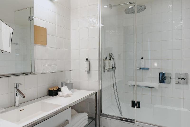 Superior Twin Room image 2