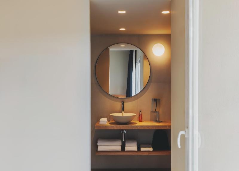 Deluxe Double Room image 1