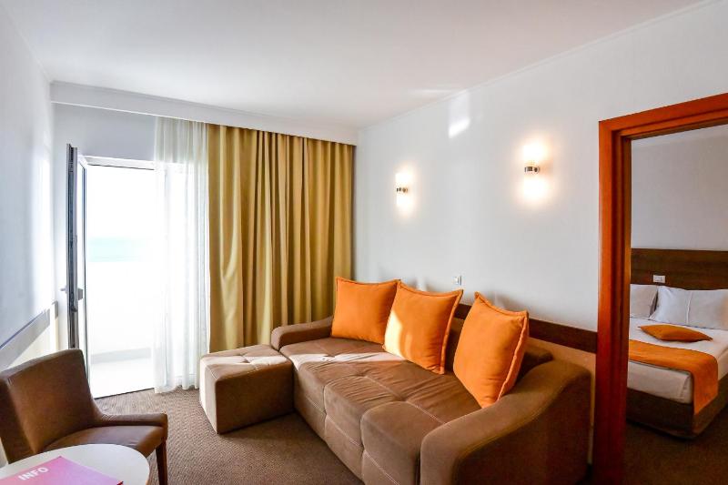 Suite JUNONA building image 4