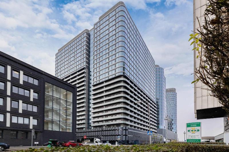 Luksusowe Klimatyzowane Studio w Centrum Katowic z Pięknym Widokiem na Miasto Wanną z Hydromasażem Biurkiem i Parkingiem by Renters Prestige - image 14