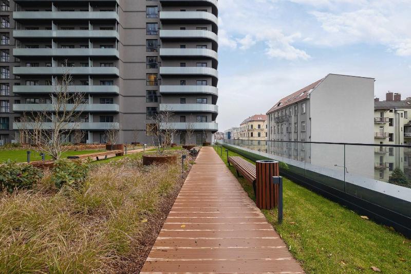 Luksusowe Klimatyzowane Studio w Centrum Katowic z Pięknym Widokiem na Miasto Wanną z Hydromasażem Biurkiem i Parkingiem by Renters Prestige - image 23