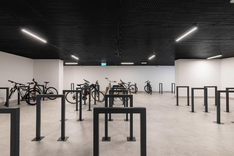 Luksusowe Klimatyzowane Studio w Centrum Katowic z Pięknym Widokiem na Miasto Wanną z Hydromasażem Biurkiem i Parkingiem by Renters Prestige - image 28
