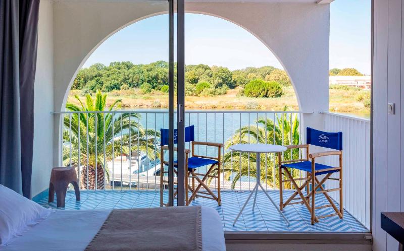 Double Room with Laguna View image 1