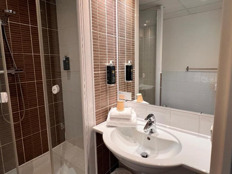 Comfort Twin Room image 4