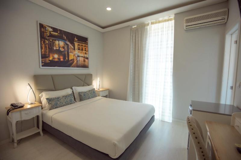 Superior Double Room image 1