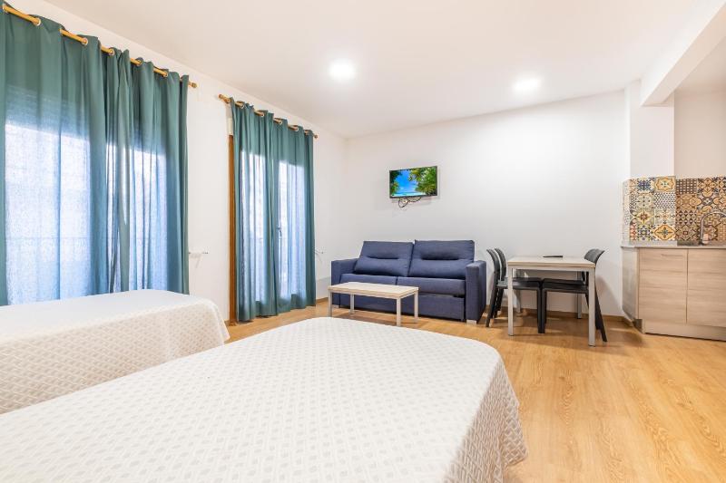 Studio Apartment image 3
