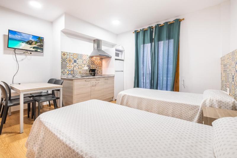 Studio Apartment image 4
