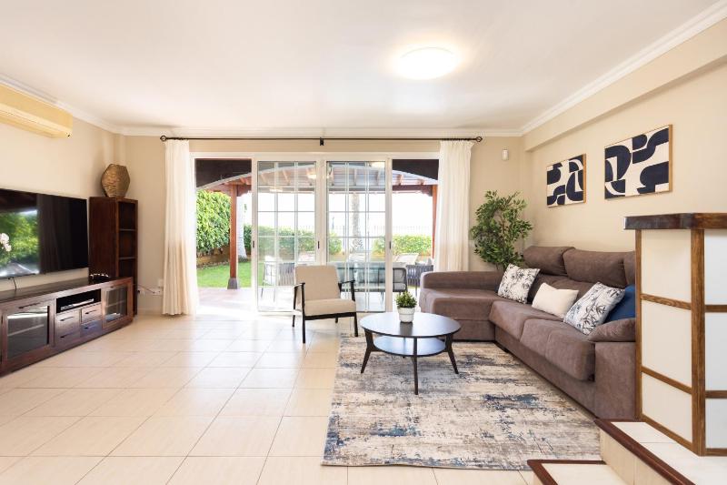 Villa Paraíso del Mar con piscina privada - image 33