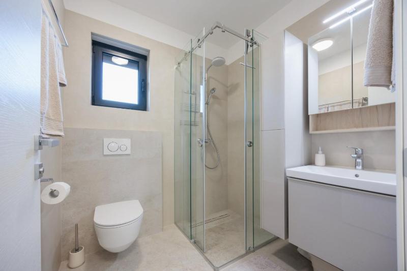 Blue Premium Apartment - CROWONDER LUXURY RENT - image 4