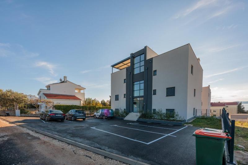 Blue Premium Apartment - CROWONDER LUXURY RENT - image 23