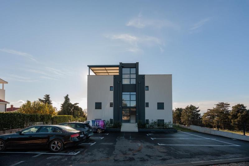 Blue Premium Apartment - CROWONDER LUXURY RENT - image 11