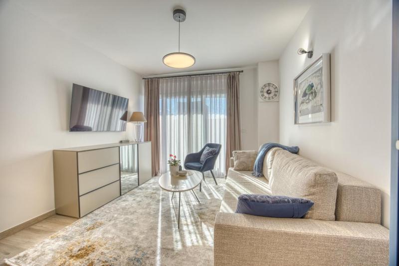 Blue Premium Apartment - CROWONDER LUXURY RENT - image 13