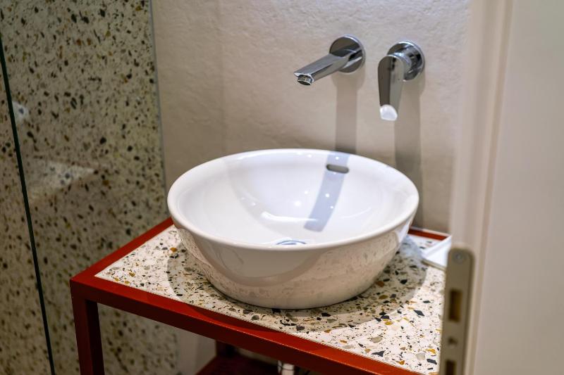 Arches Apartments - image 6