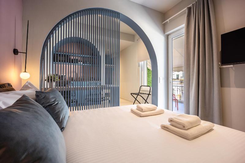 Arches Apartments - image 5