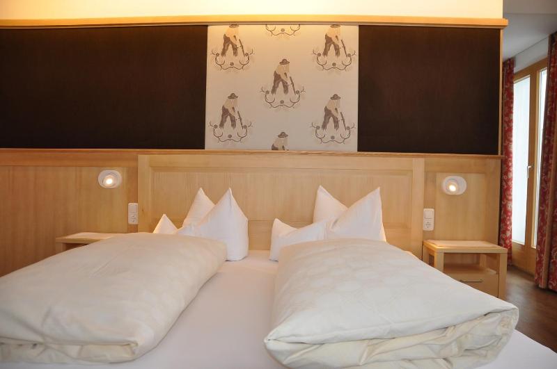 Small Double Room image 1