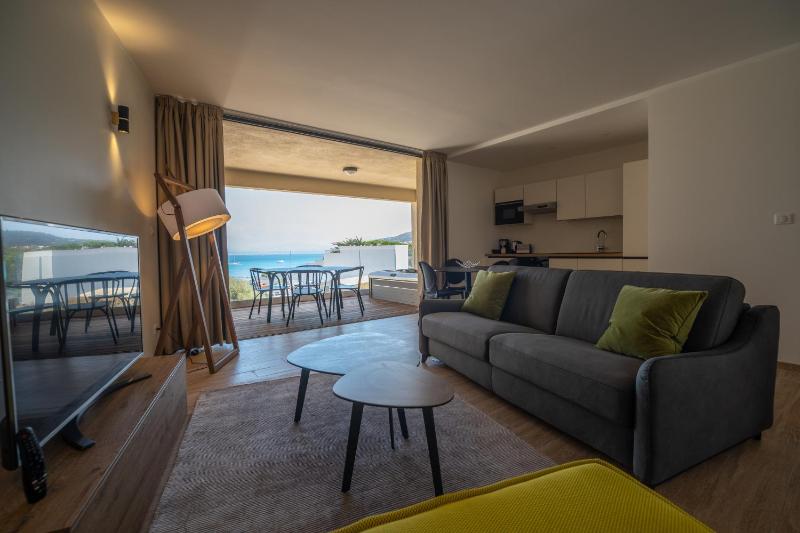 Deluxe Apartment image 1