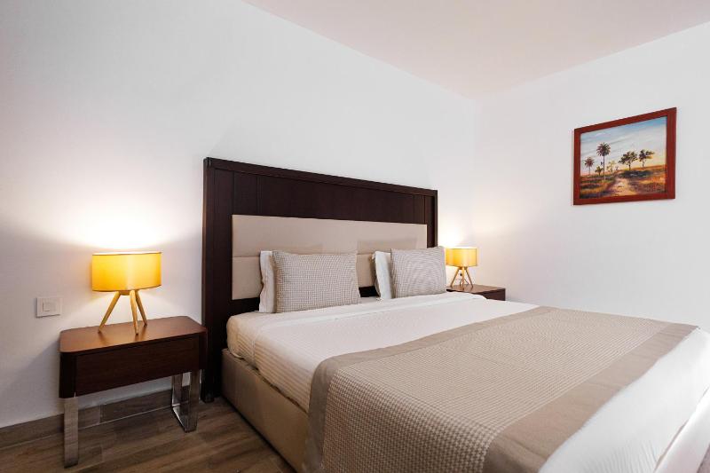 Deluxe Double Room image 2