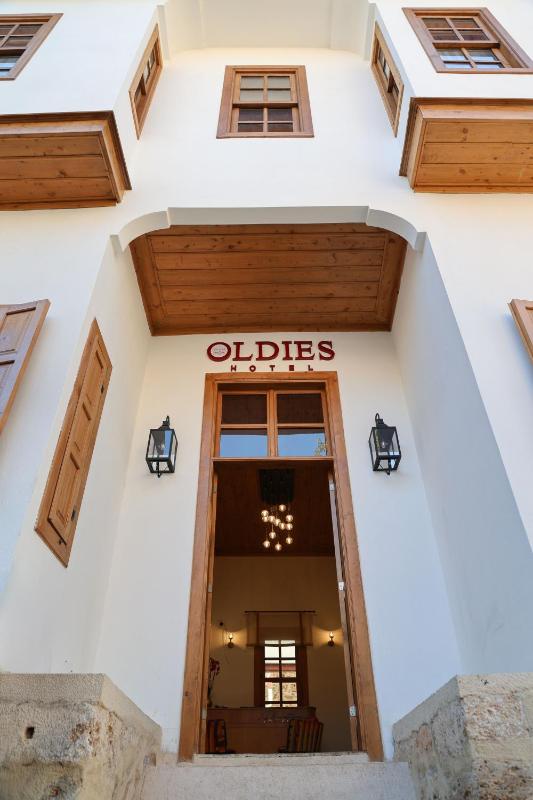 Oldies Hotel Bistro Restaurant - image 7
