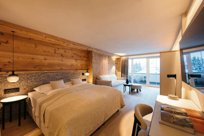 Superior Double Room (2 Adults + 2 Children) image 4