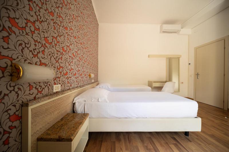 Standard Double or Twin Room image 3