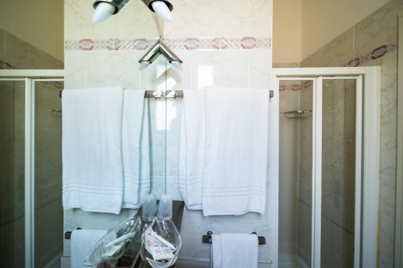 Economy Double or Twin Room image 2