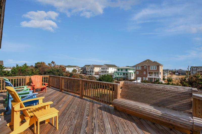 Seaglass Solitude: Oceanside Private Pool Elevator Hot Tub Pool Table - image 30
